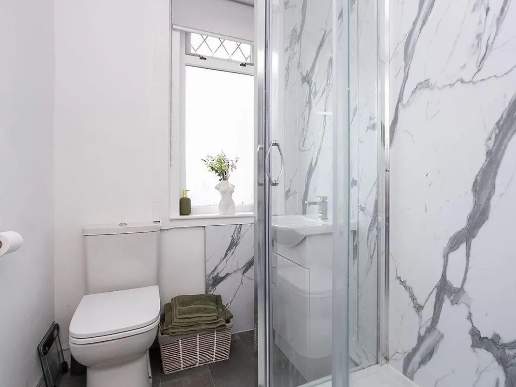 아파트 Bright & Cozy Home In Edinburgh,Murrayfield Stadium,Airport And Near To City Center With Free On Street Parking
