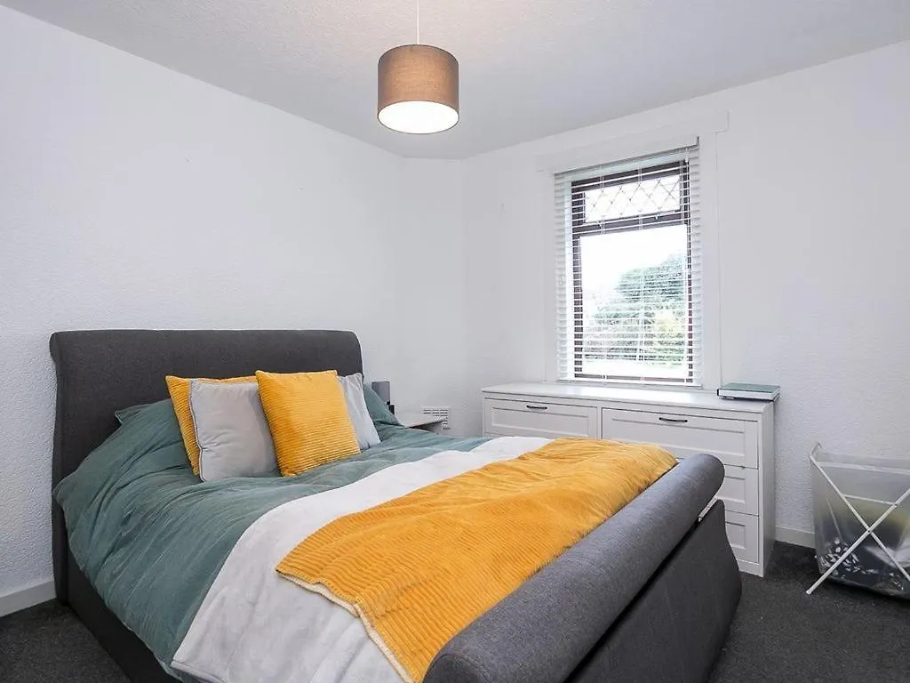Bright & Cozy Home In Edinburgh,Murrayfield Stadium,Airport And Near To City Center With Free On Street Parking