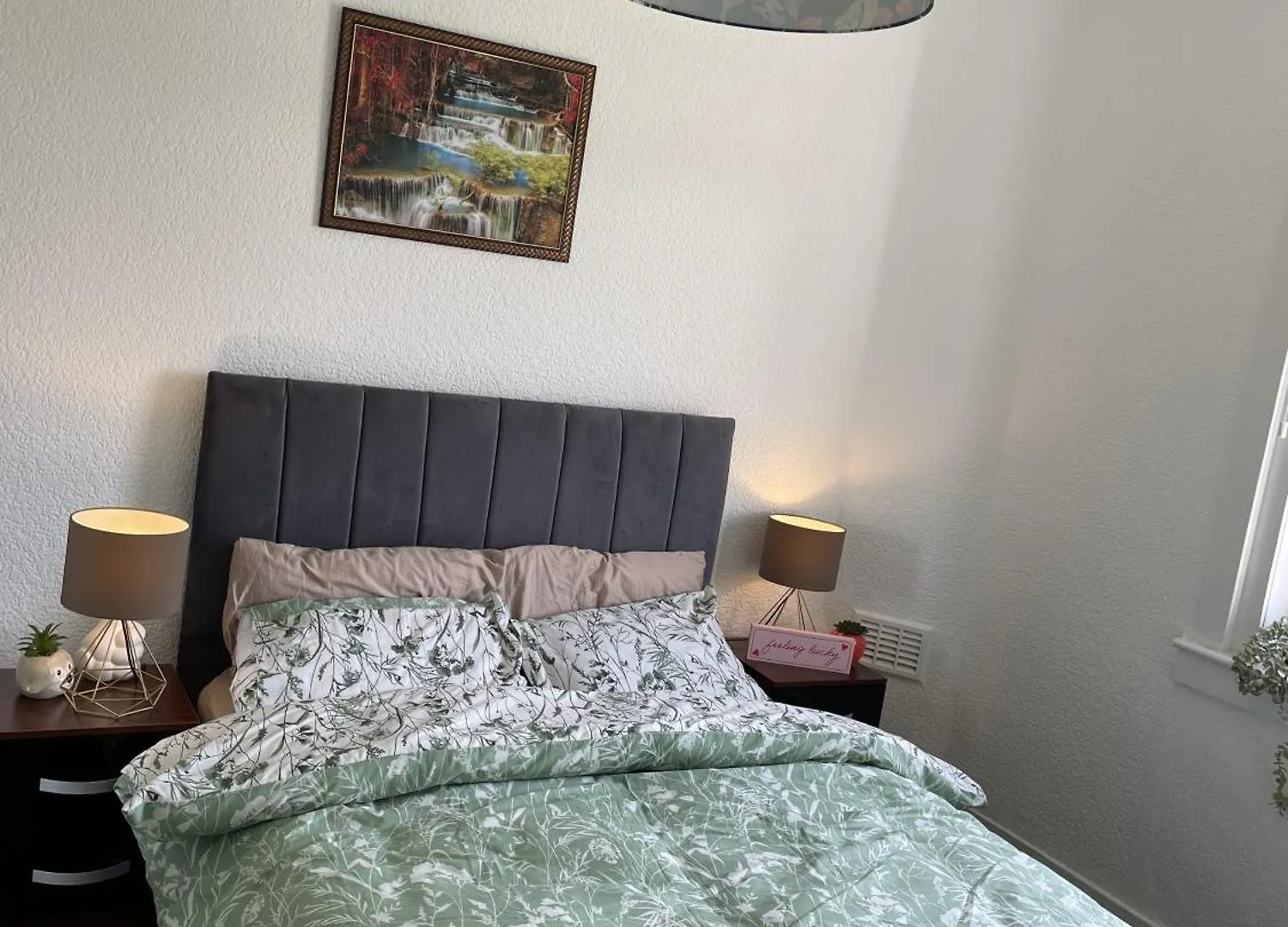 Bright & Cozy Home In Edinburgh,Murrayfield Stadium,Airport And Near To City Center With Free On Street Parking 0*, 에든버러